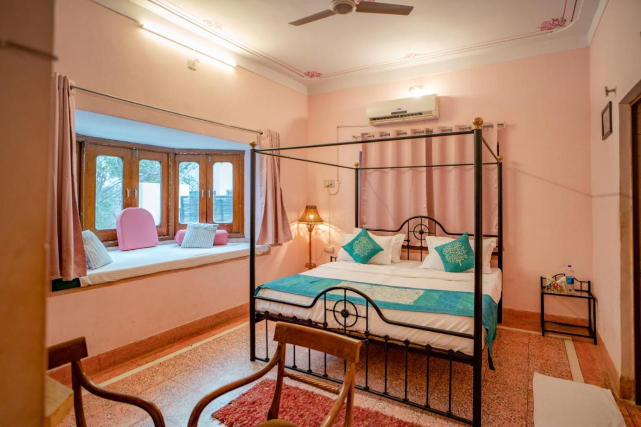 Hotel Ambavgarh Palace ウダイプル エクステリア 写真