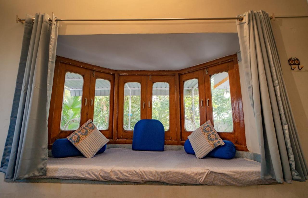 Hotel Ambavgarh Palace ウダイプル エクステリア 写真