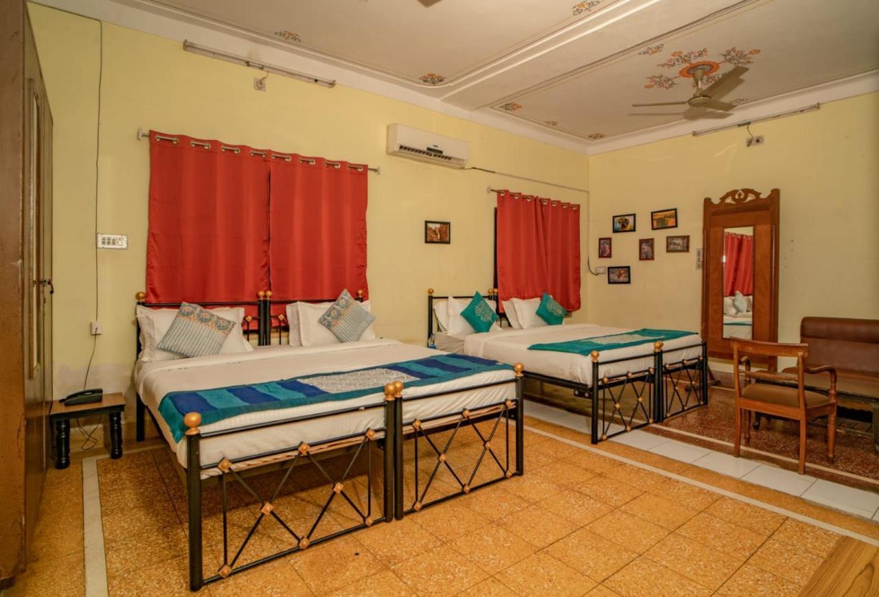 Hotel Ambavgarh Palace ウダイプル エクステリア 写真