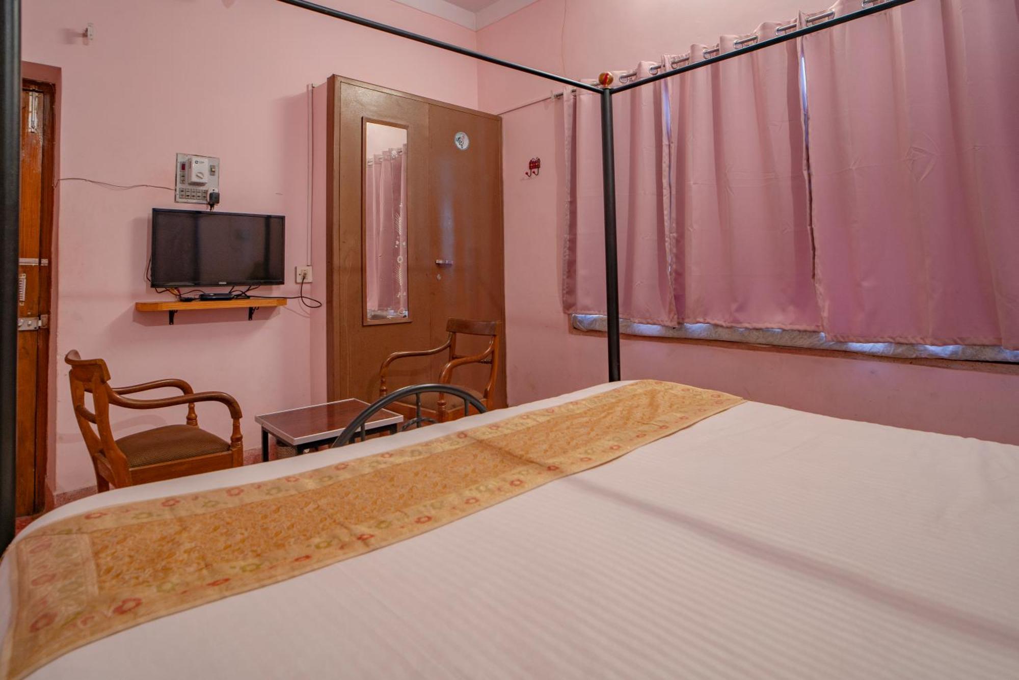 Hotel Ambavgarh Palace ウダイプル エクステリア 写真