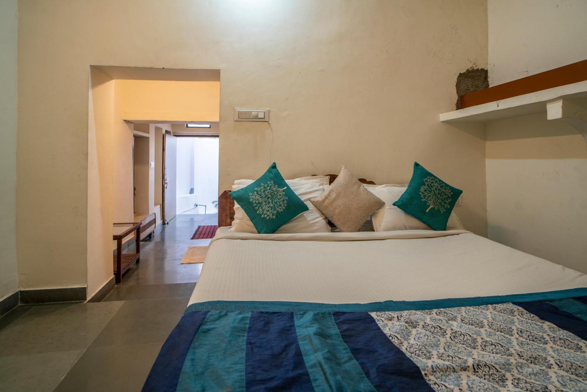 Hotel Ambavgarh Palace ウダイプル エクステリア 写真