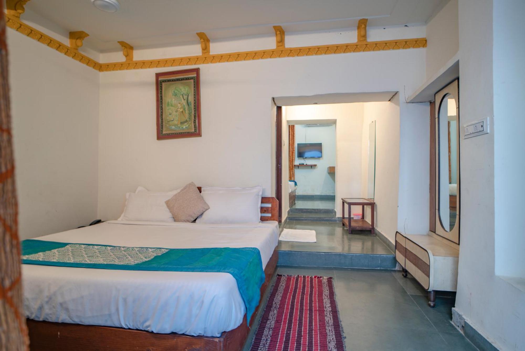 Hotel Ambavgarh Palace ウダイプル エクステリア 写真