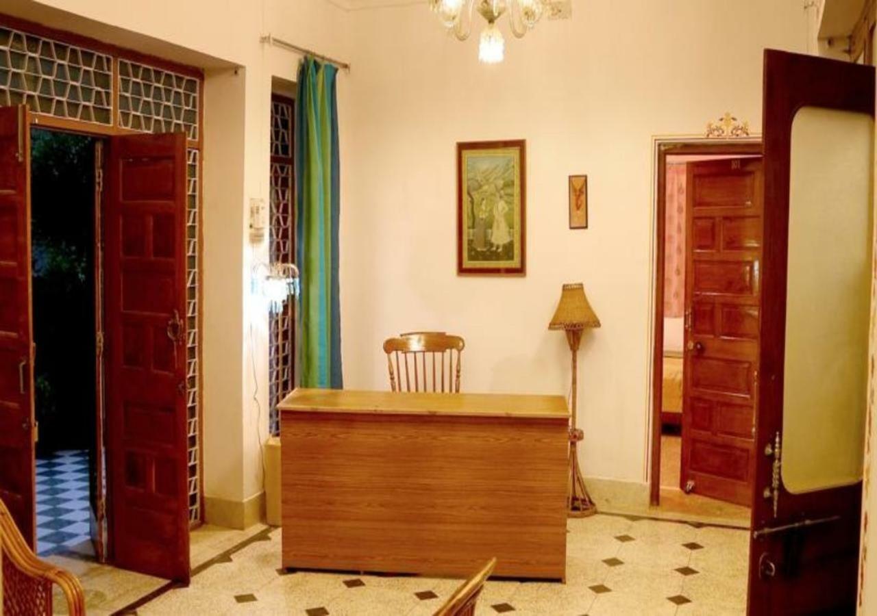 Hotel Ambavgarh Palace ウダイプル エクステリア 写真