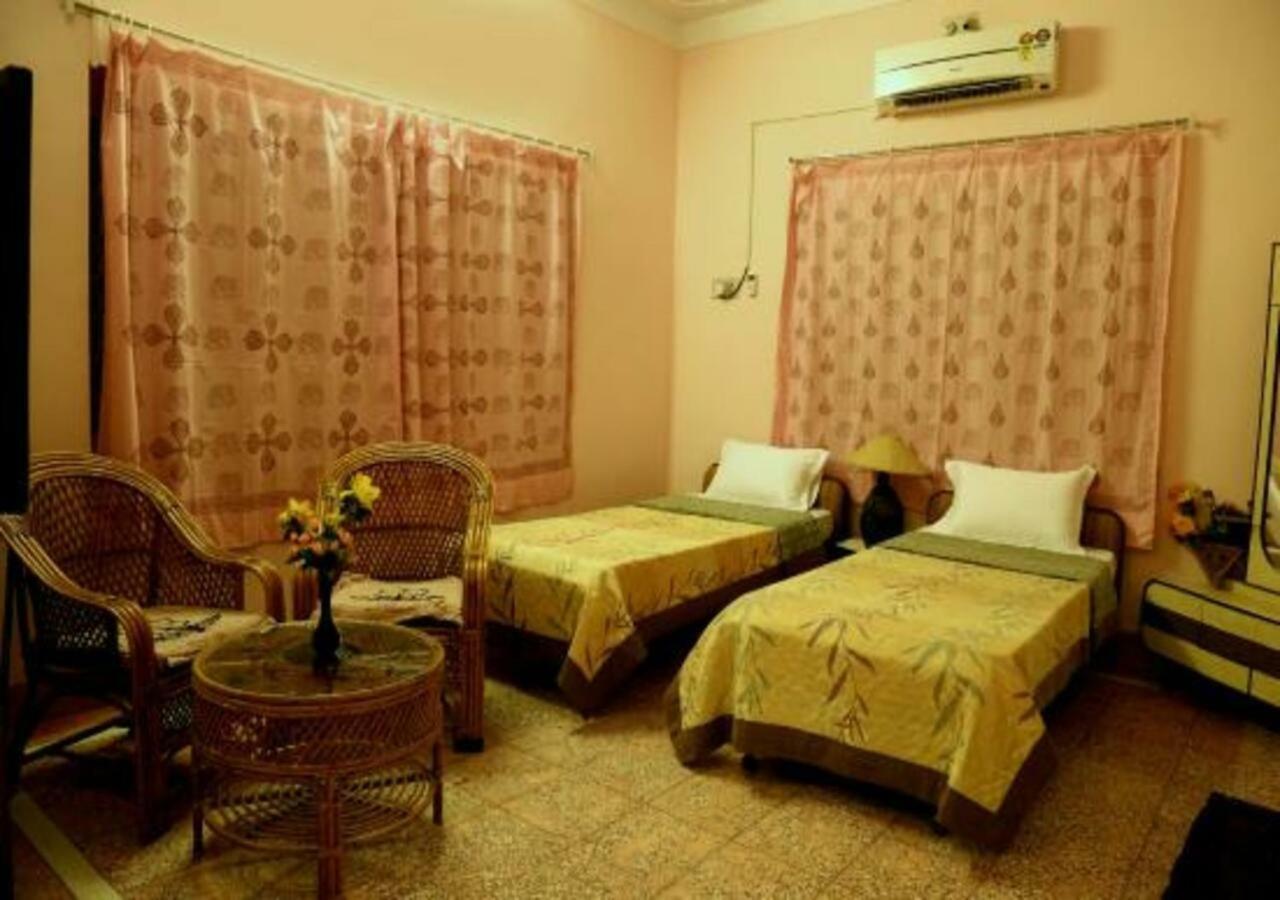 Hotel Ambavgarh Palace ウダイプル エクステリア 写真