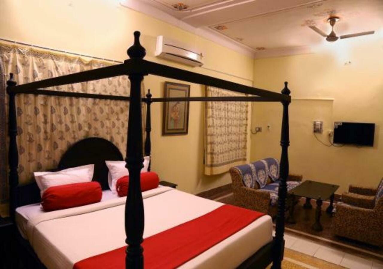 Hotel Ambavgarh Palace ウダイプル エクステリア 写真